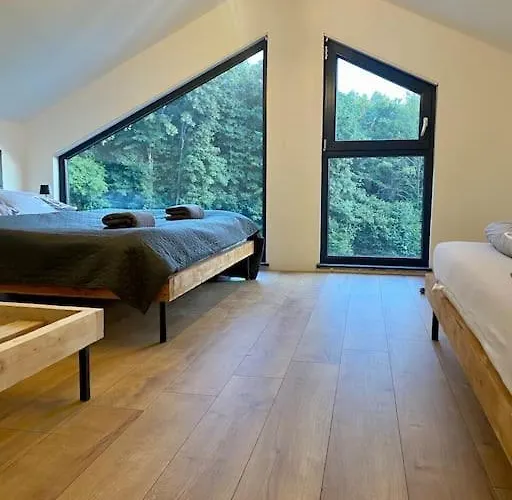 Tiny House & Ac בקתה