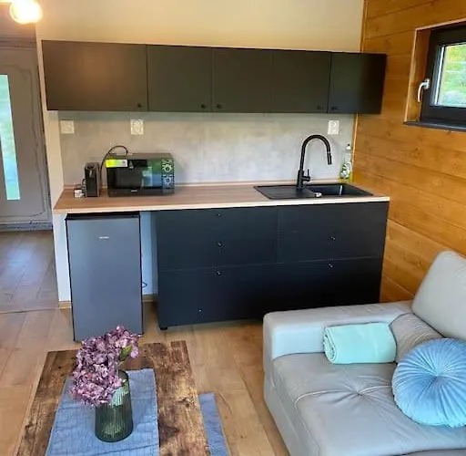 Tiny House & Ac בקתה